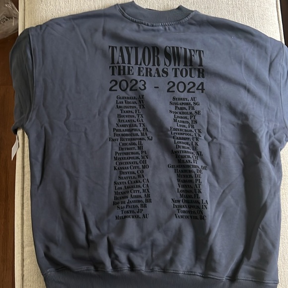 Taylor Swift Eras Tour Blue Crewneck Sweatshirt Large NWT - Picture 7 of 8